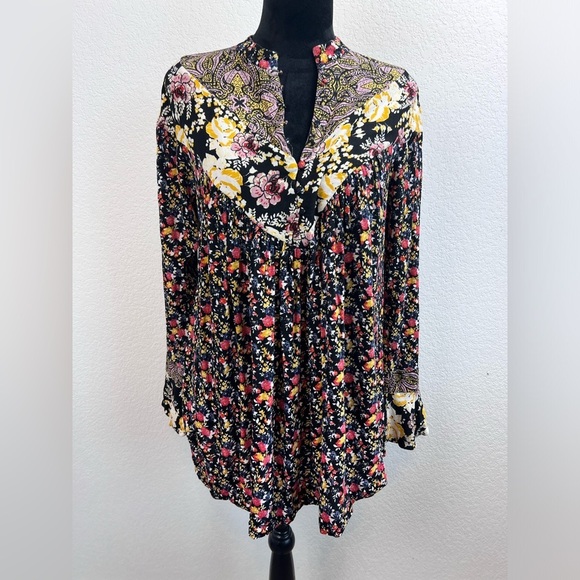 Free People Tops - Free People Wildflower Fields Henley Top Size Small